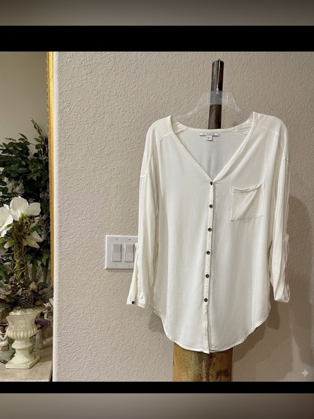 ♥️ LA Hearts Off-White Button-Down Shirt top pocket roll sleeve SZ M gently used